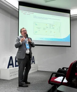 Discussão de configurações de antecâmaras para áreas controladas.